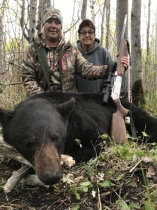 lady hunter shots a bear